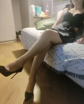 性感美女小雨