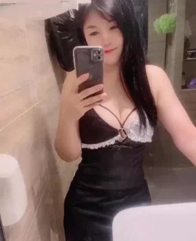 粉嫩水多邻家美少女