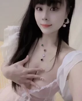 体验全套骚货服务小雅