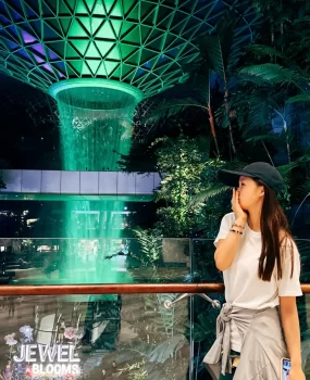 主营线上卖原味的气质小姐姐