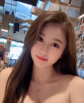 清纯美乳蜜桃臀小美