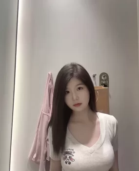 清纯女孩向荡妇蜕变中