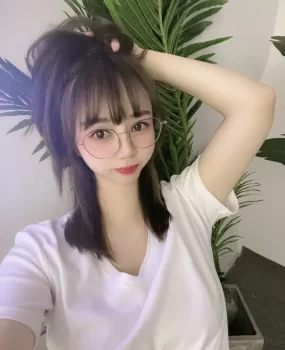 海口小贵眼镜妹