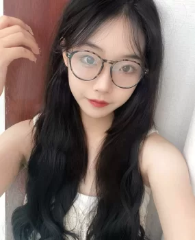 职高学妹兼职 赚学费