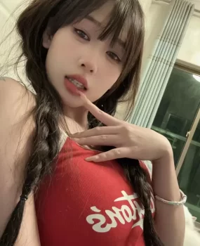 年轻水嫩听话乖巧