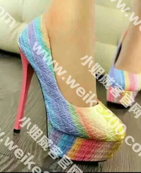 身材高挑，性感动力十足的美女