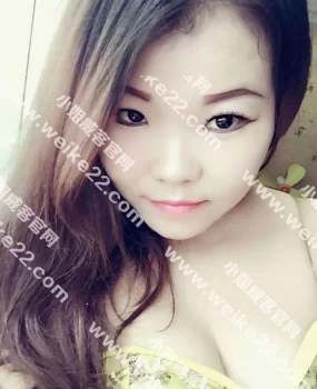 很丰满的一个妹子，胸很大，活也不错