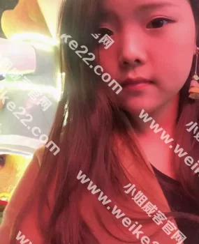 年轻兼职的肤白小嫩妹