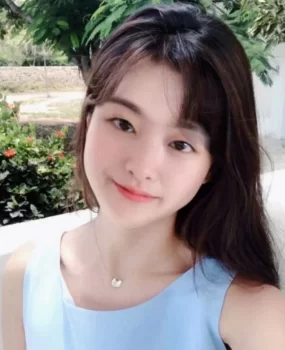 中南云公馆的小妹妹