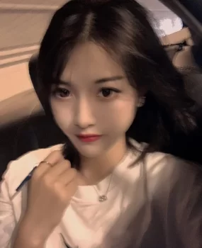 三亚极品骚妹妹00后 粉嫩b很浅