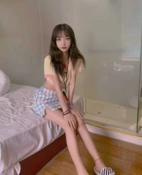 代课老师大长腿架在我脖子上，妹.妹受得了，哥哥受不了