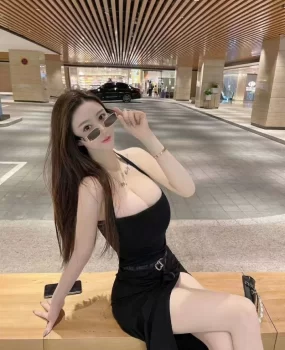 推荐—淄博市极品三通美女帝王服务，前凸后翘的，爽的一批！