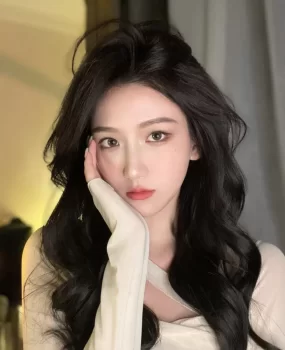 长沙模特小姐姐兼职，前凸后翘大长腿大白奶蜜桃臀