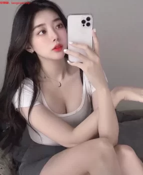 福州高颜值女神小姐姐，身材火辣逼逼紧，水多多